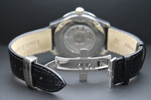 Часы Louis Erard