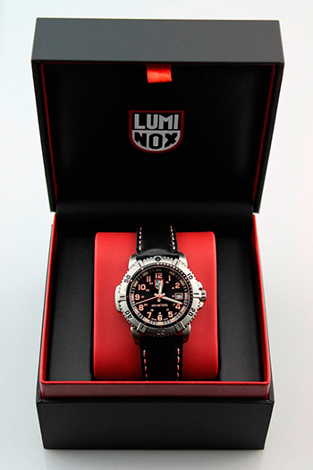 Часы Luminox